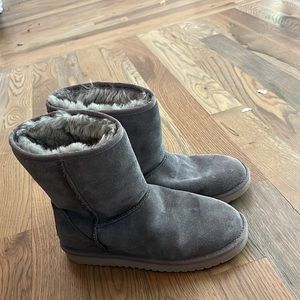 Koolaburra by UGG Classic Short Women's Winter Boots, gray, size 9.